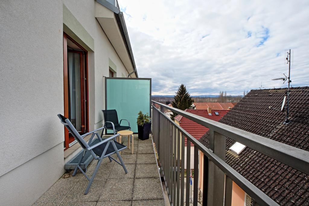 Hluboka Apartment Hluboka nad Vltavou Luaran gambar